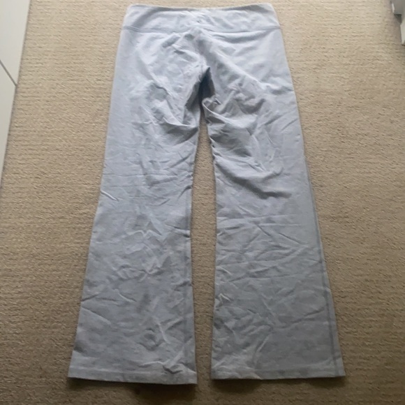 Light grey wide-legged Lululemon pants. - Picture 2 of 3
